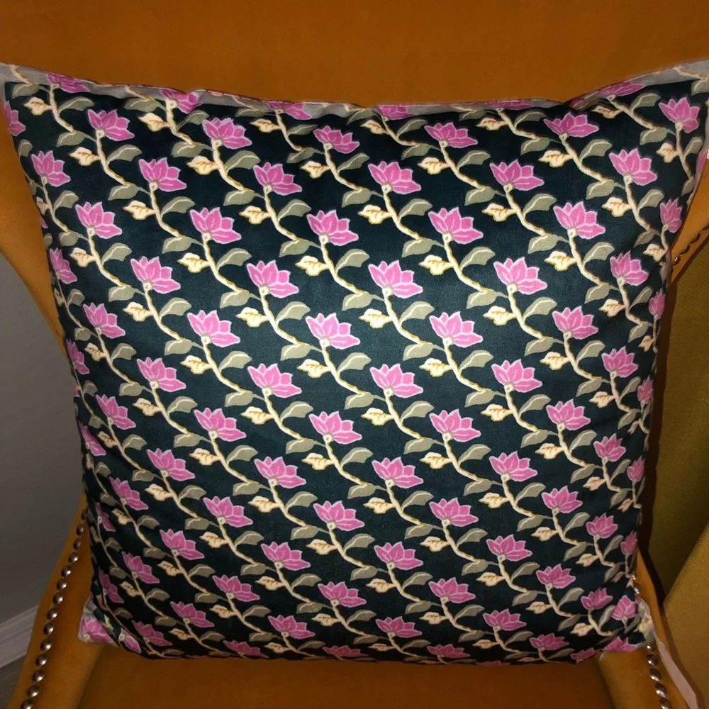New Anthropologie Home Decor Millie Cotton Velvet Throw Pillow Tigers 20x20